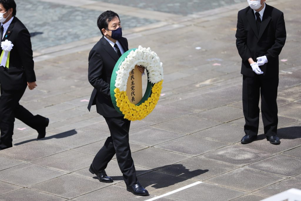 8月9日、被爆地長崎にて献花を行う枝野幸男・立憲民主党代表
